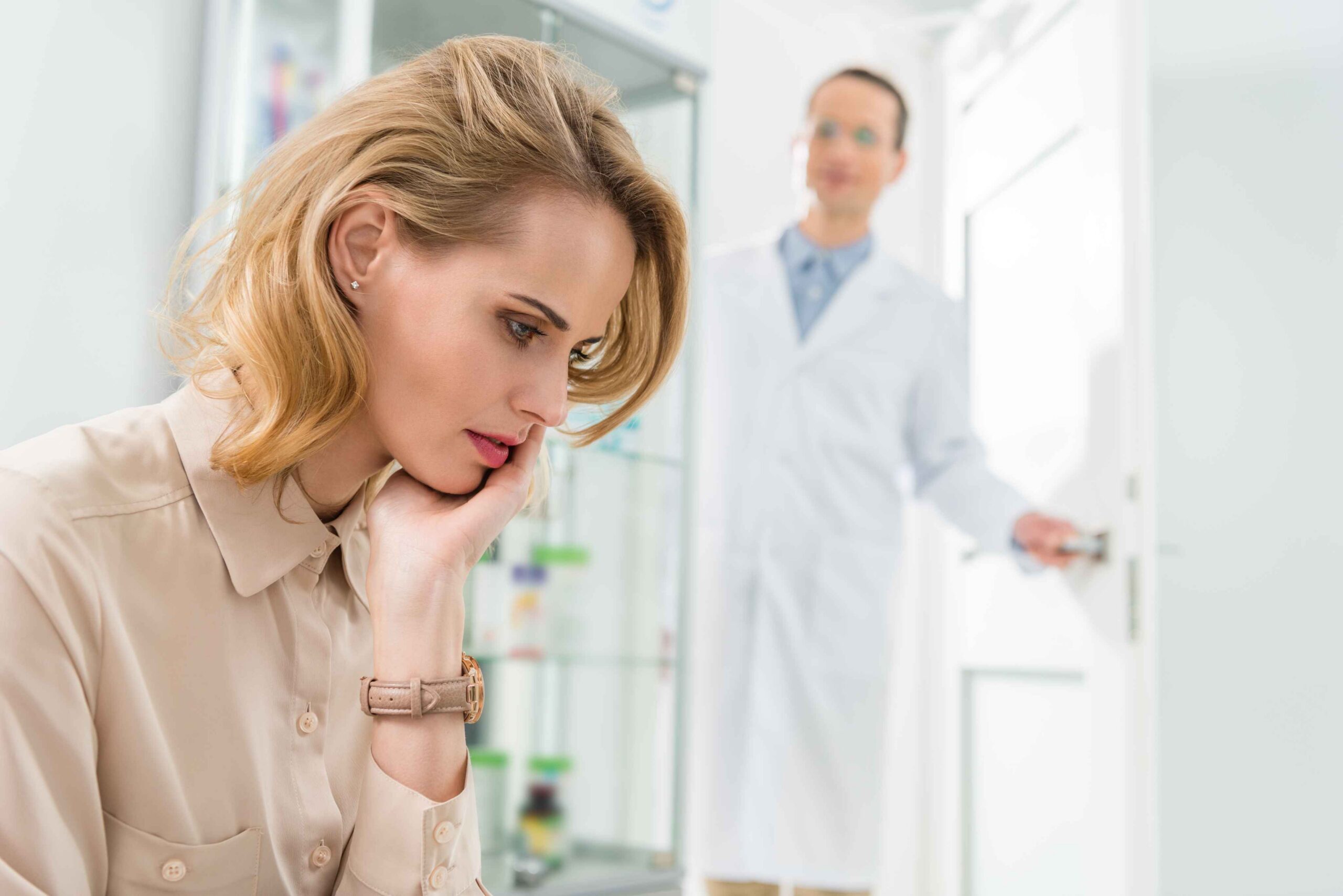 Featured image for “When Should You See an emergency dentist Raymond, ME for Tooth Pain or Swelling?”